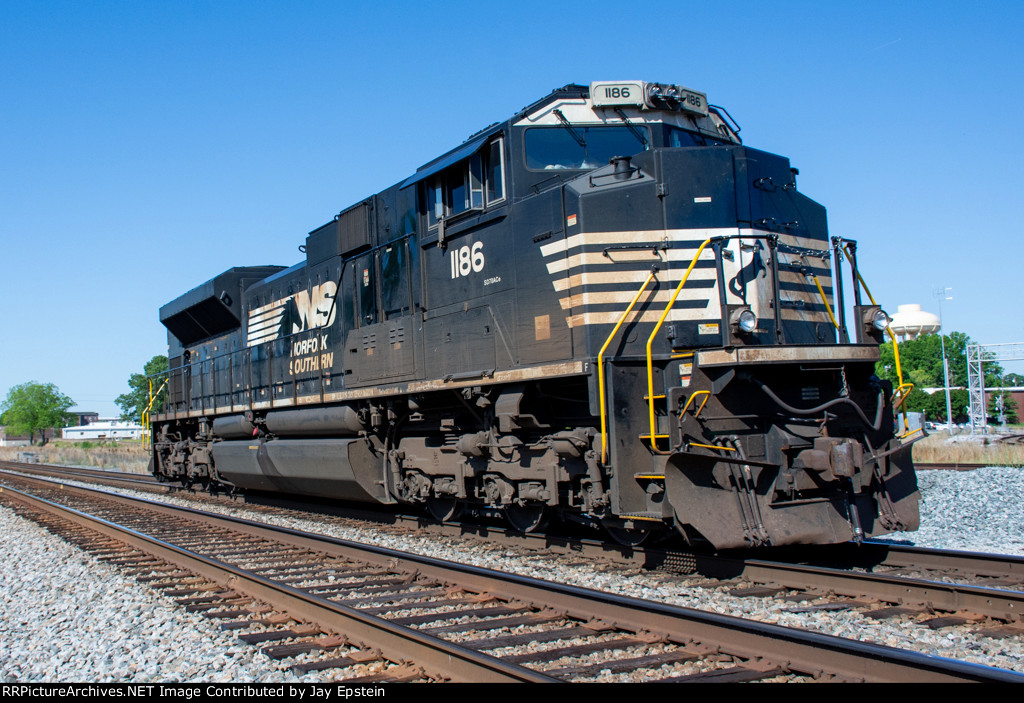 NS 1186 backs over Henderson Street Light Engine 